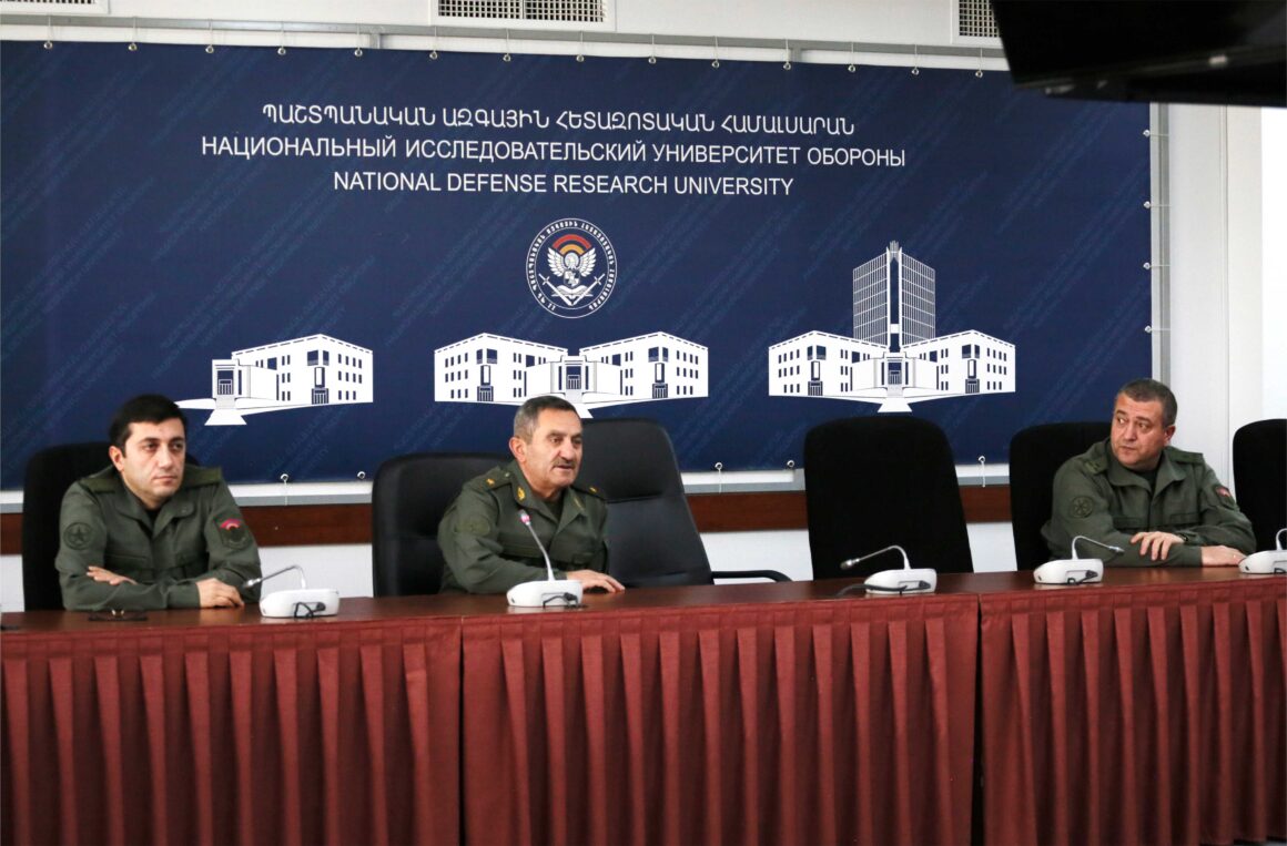 ՀՀ ՊՆ պաշտպանական ազգային հետազոտական համալսարանում տեղի է ունեցել «Զորամիավորումների կառավարում» դասընթացի վեցերորդ հոսքի ավարտական հանդիսավոր արարողությունը